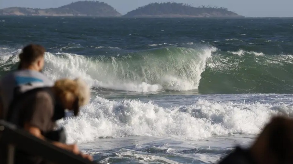 Adolescente que desapareceu com namorada no mar é encontrado adolescente-que-desapareceu-com-namorada-no-mar-e-encontrado