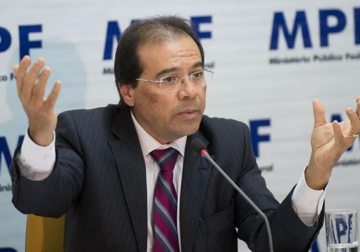 Irmão de Flávio Dino vira alvo da CPMI do INSS irmao-de-flavio-dino-vira-alvo-da-cpmi-do-inss