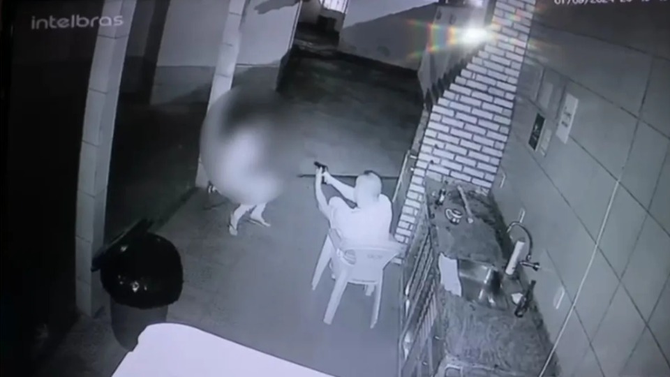 Vídeo mostra sargento da PM agredindo esposa antes de feminicídio video-mostra-sargento-da-pm-agredindo-esposa-antes-de-feminicidio