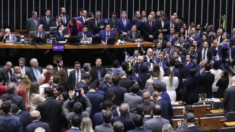 Câmara dos Deputados aprova urgência de projeto da anistia camara-dos-deputados-aprova-urgencia-de-projeto-da-anistia