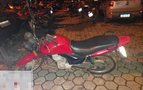 Polícia Militar em rápida ação recupera motocicleta furtada policia-militar-em-rapida-acao-recupera-motocicleta-furtada