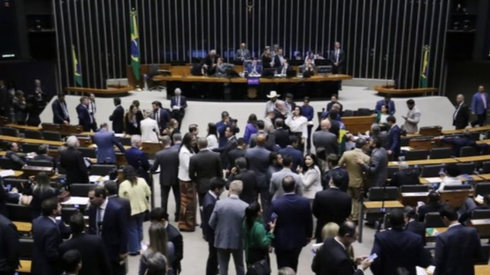 Genial/Quaest: PEC da Blindagem tem 83% de menções negativas nas redes genial/quaest:-pec-da-blindagem-tem-83%-de-mencoes-negativas-nas-redes