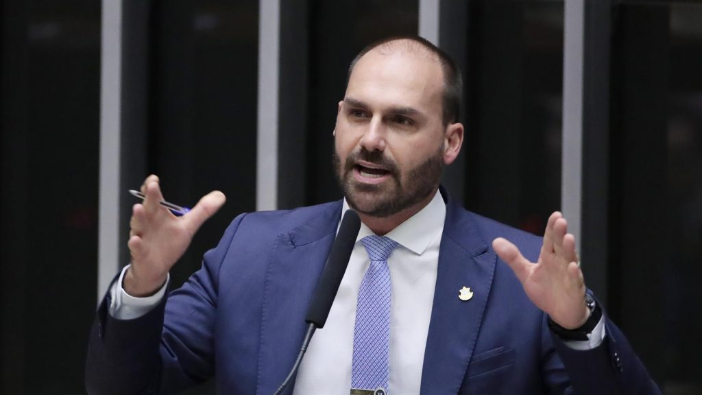 Eduardo diz que novas sanções reforçam compromisso de Trump com “liberdade” eduardo-diz-que-novas-sancoes-reforcam-compromisso-de-trump-com-“liberdade”