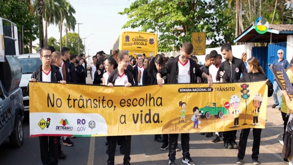 Semana Nacional de Trânsito é aberta com caminhada pela Avenida Brasil semana-nacional-de-transito-e-aberta-com-caminhada-pela-avenida-brasil