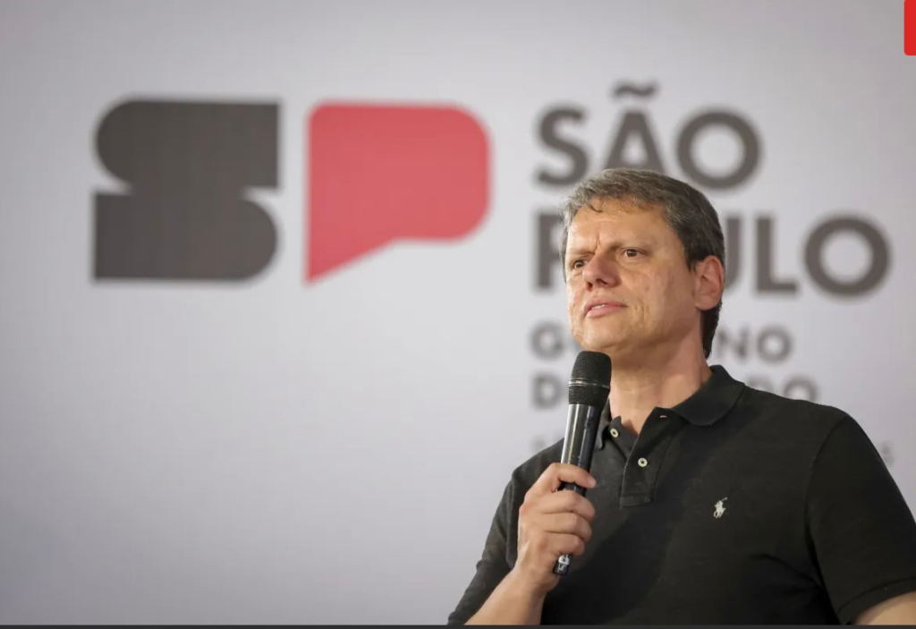 Tarcísio diz que Lula e Trump têm que “sentar e conversar mesmo” tarcisio-diz-que-lula-e-trump-tem-que-“sentar-e-conversar-mesmo”