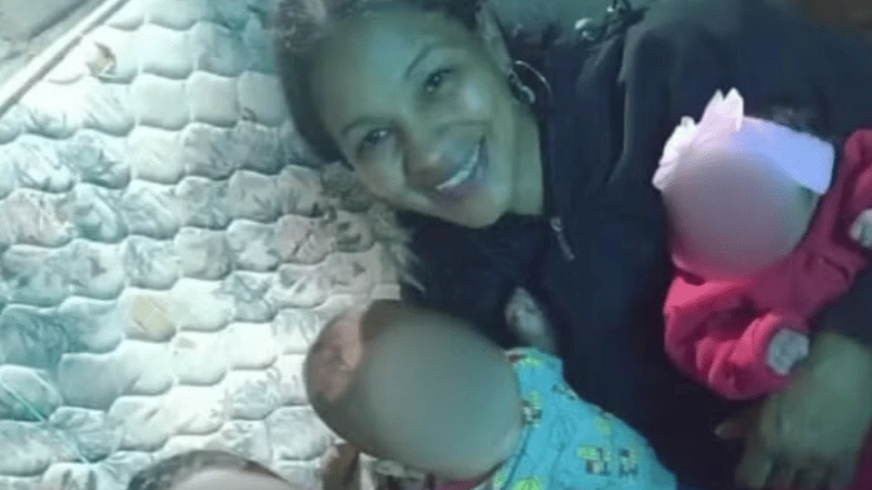 Mulher é encontrada morta dentro de carrinho de mão no litoral mulher-e-encontrada-morta-dentro-de-carrinho-de-mao-no-litoral