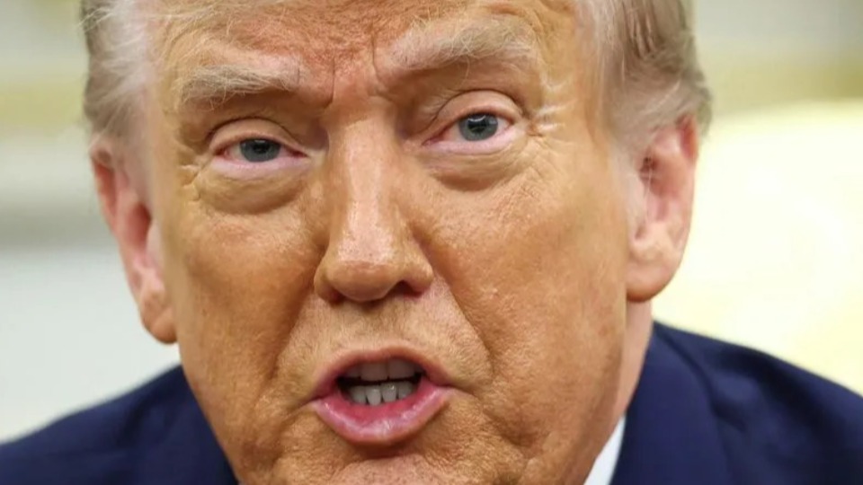 Trump anuncia tarifa de 100% sobre importações de produtos farmacêuticos trump-anuncia-tarifa-de-100%-sobre-importacoes-de-produtos-farmaceuticos