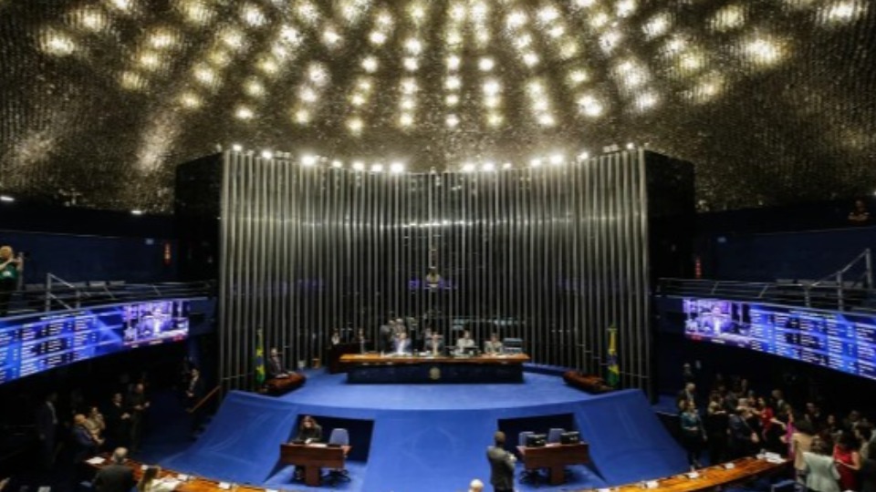 Senado paga R$ 173,6 mil por mês a assessores de senado-paga-r$-173,6-mil-por-mes-a-assessores-de