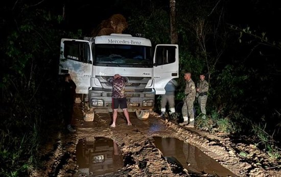 Veja vídeo; PF combate extração ilegal de madeira em terra indígena em Rondônia veja-video;-pf-combate-extracao-ilegal-de-madeira-em-terra-indigena-em-rondonia