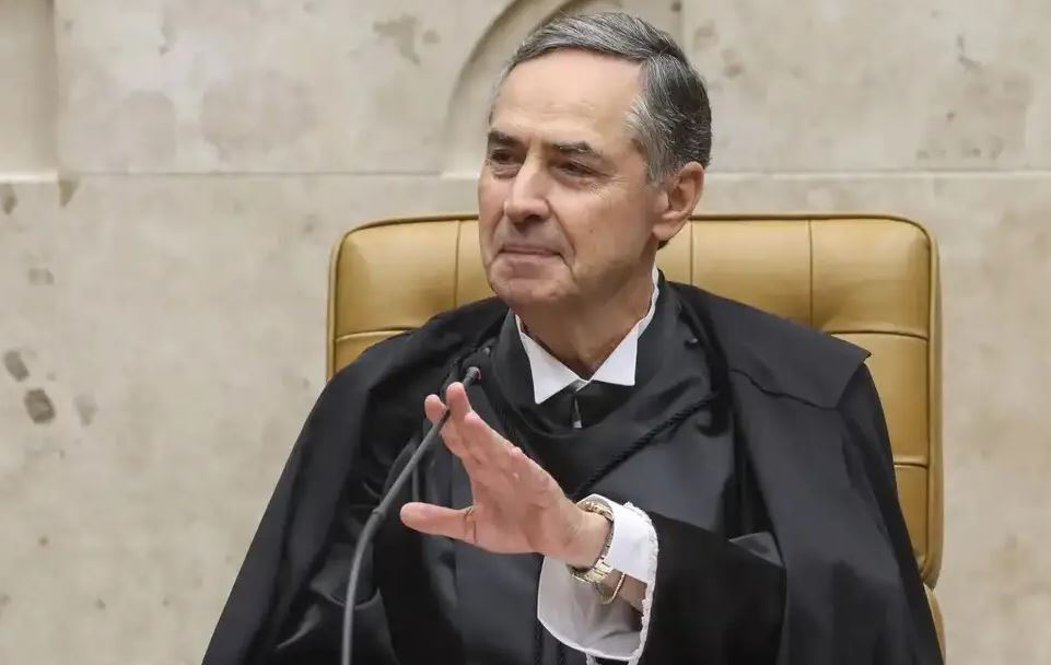 Barroso aprovou regras que levaram julgamento de Bolsonaro à 1ª Turma do STF barroso-aprovou-regras-que-levaram-julgamento-de-bolsonaro-a-1a-turma-do-stf