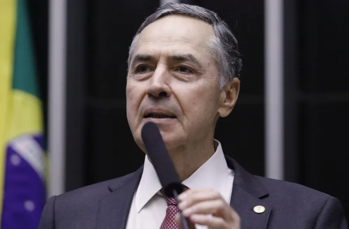 Com indefinição de Barroso, Lula já avalia cenários para o STF com-indefinicao-de-barroso,-lula-ja-avalia-cenarios-para-o-stf