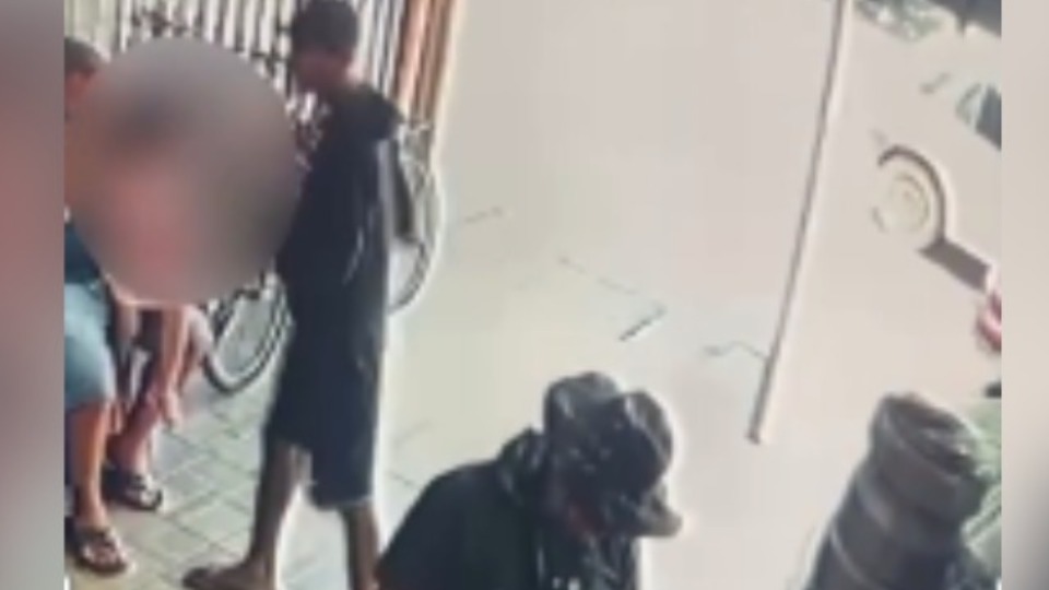 VÍDEO: com filha no colo, PM reage a assalto e é atingido por tiros video:-com-filha-no-colo,-pm-reage-a-assalto-e-e-atingido-por-tiros