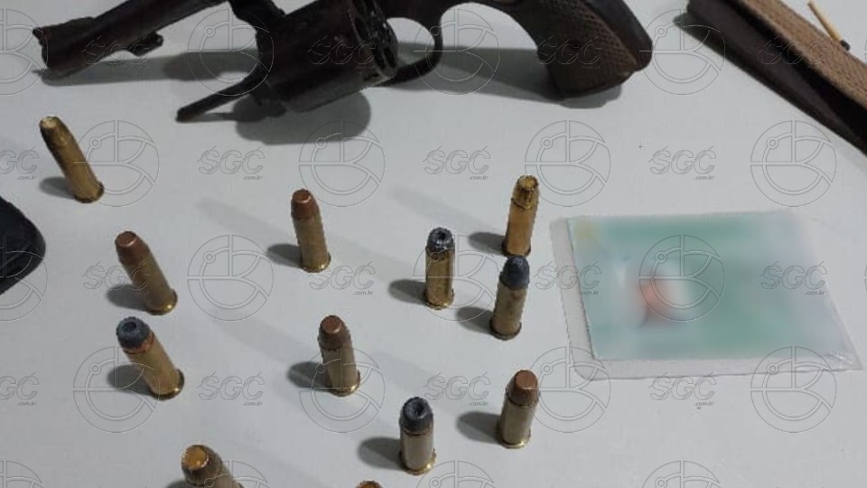 Homem é preso após ameaças com arma de fogo em área rural de Candeias do Jamari homem-e-preso-apos-ameacas-com-arma-de-fogo-em-area-rural-de-candeias-do-jamari