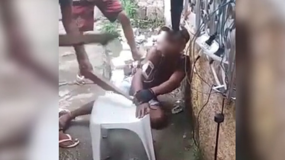 VÍDEO: homem é submetido a video:-homem-e-submetido-a