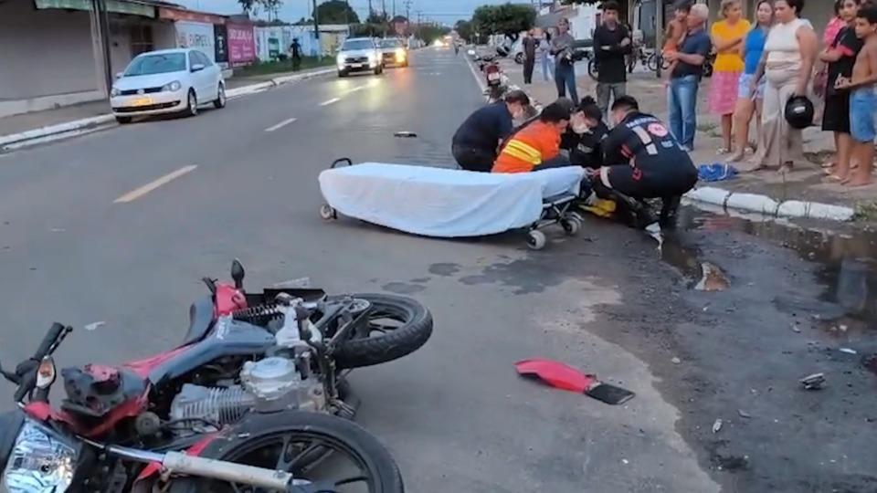 Acidente entre carro e moto é registrado na K-5, em Ji-Paraná acidente-entre-carro-e-moto-e-registrado-na-k-5,-em-ji-parana