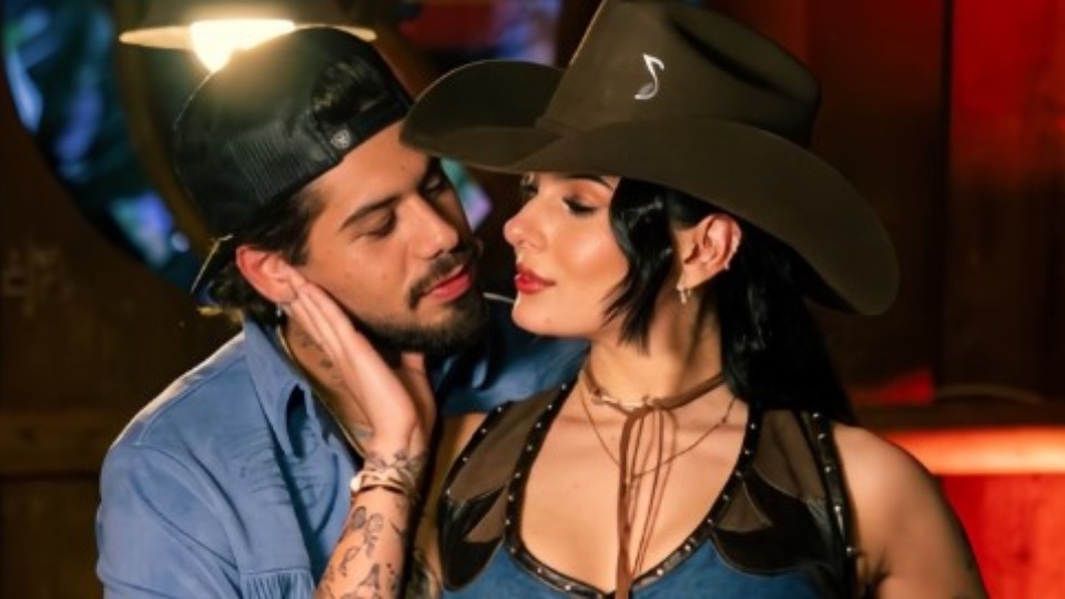 Após confirmar romance, Ana Castela abre álbum de fotos com Zé Felipe apos-confirmar-romance,-ana-castela-abre-album-de-fotos-com-ze-felipe