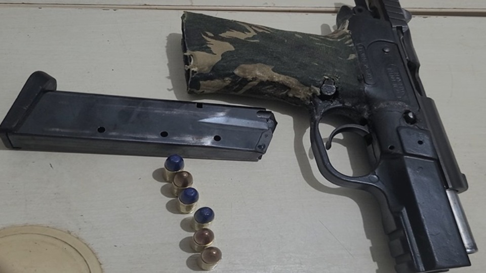 PM recupera moto e apreende pistola com suspeito pm-recupera-moto-e-apreende-pistola-com-suspeito