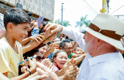 Lula volta a dizer que pode ser candidato à reeleição em 2026: ‘Vai ser difícil nos derrotar’ lula-volta-a-dizer-que-pode-ser-candidato-a-reeleicao-em-2026:-‘vai-ser-dificil-nos-derrotar’