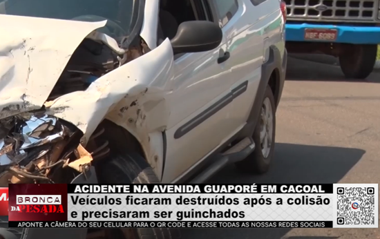 Acidente na Av. Guaporé em Cacoal: veículos ficam destruídos após colisão e são guinchados acidente-na-av.-guapore-em-cacoal:-veiculos-ficam-destruidos-apos-colisao-e-sao-guinchados