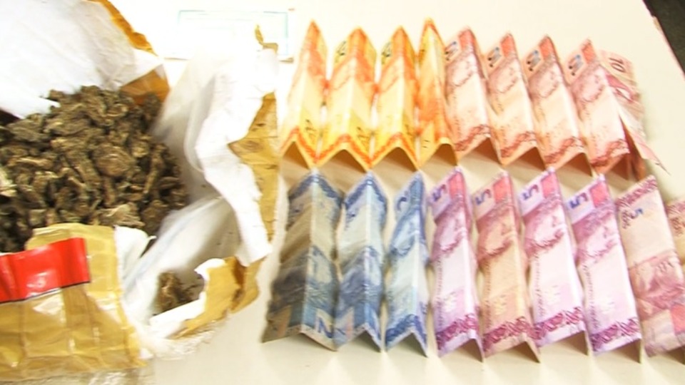 Populares denunciam e PM prende trio com droga populares-denunciam-e-pm-prende-trio-com-droga