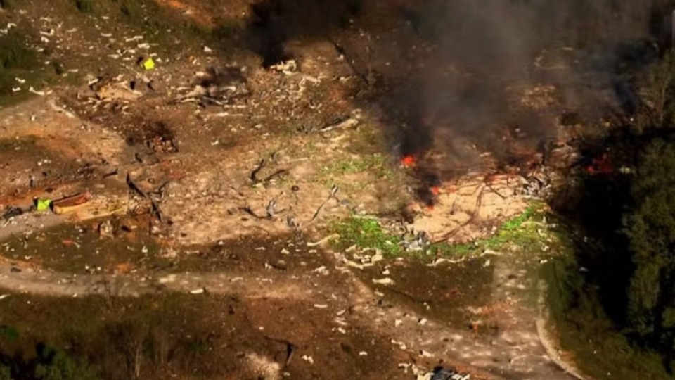VÍDEO: Explosão em fábrica deixa 19 desaparecidos video:-explosao-em-fabrica-deixa-19-desaparecidos