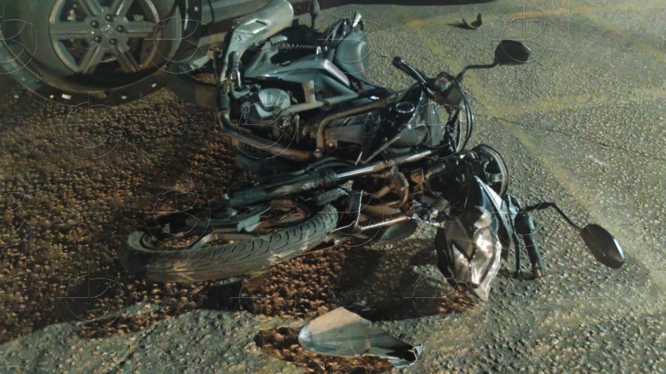 Homem e adolescente são hospitalizados após serem atingidos por carro em racha homem-e-adolescente-sao-hospitalizados-apos-serem-atingidos-por-carro-em-racha
