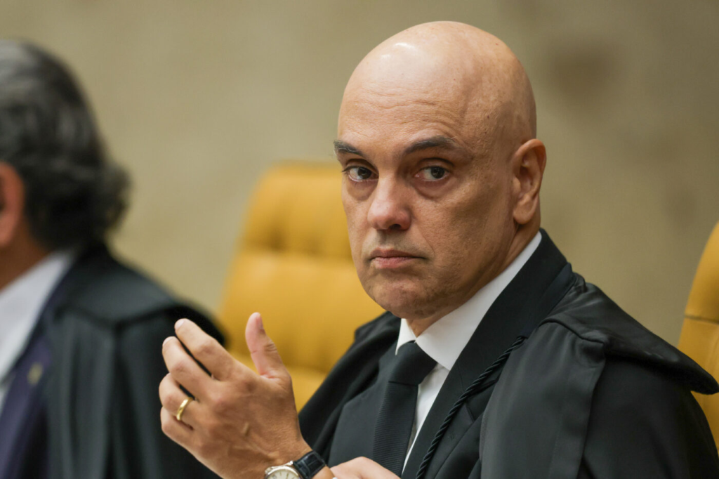 Conselheiro de Trump diz que não vai “desistir até Moraes ser preso” conselheiro-de-trump-diz-que-nao-vai-“desistir-ate-moraes-ser-preso”