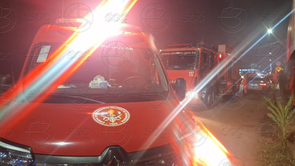 VÍDEO: Incêndio atinge restaurante e residência na zona Leste video:-incendio-atinge-restaurante-e-residencia-na-zona-leste