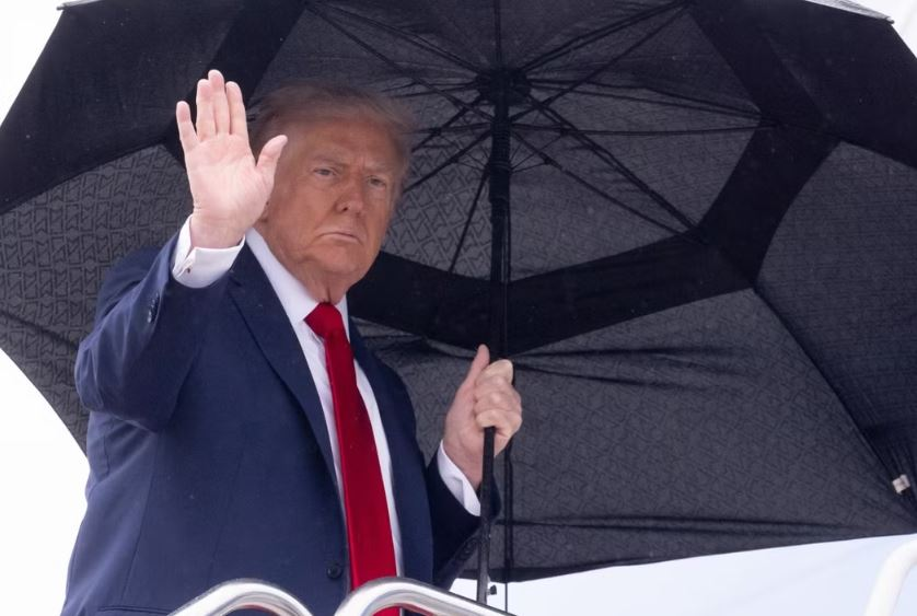 Trump vai ao Oriente Médio para cúpula da paz e diz que a guerra em Gaza ‘acabou’ trump-vai-ao-oriente-medio-para-cupula-da-paz-e-diz-que-a-guerra-em-gaza-‘acabou’