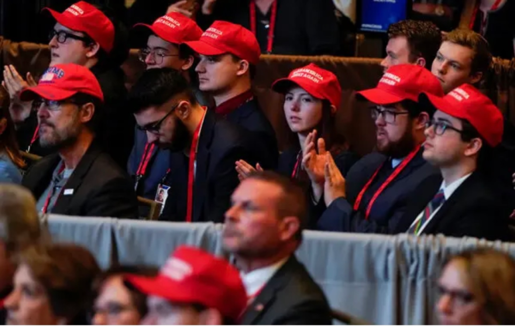 Bonés em homenagem a Trump são usados no Parlamento de Israel bones-em-homenagem-a-trump-sao-usados-no-parlamento-de-israel