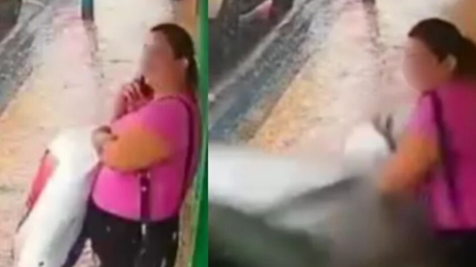 VÍDEO: carro invade calçada e atropela mulher video:-carro-invade-calcada-e-atropela-mulher