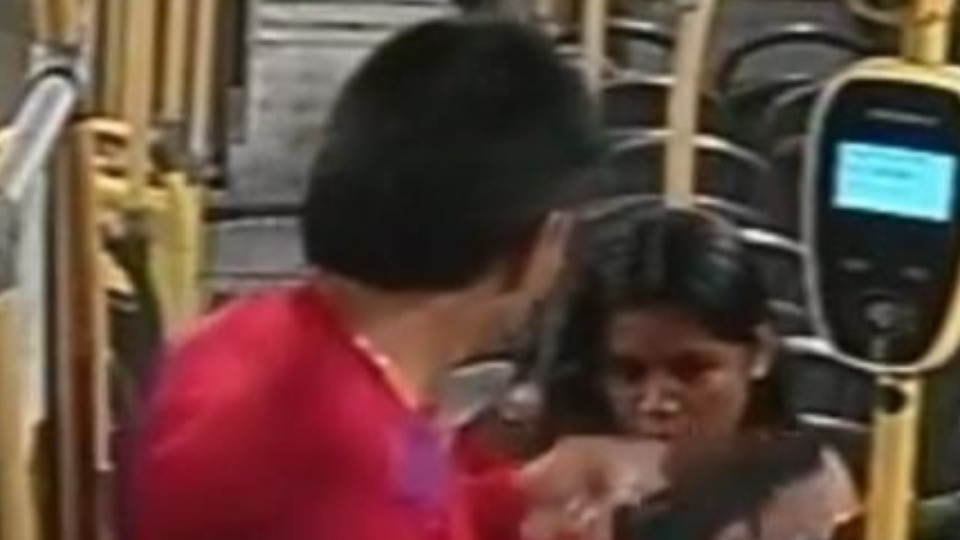 VÍDEO: casal é procurado após roubar vítimas e renda de ônibus video:-casal-e-procurado-apos-roubar-vitimas-e-renda-de-onibus