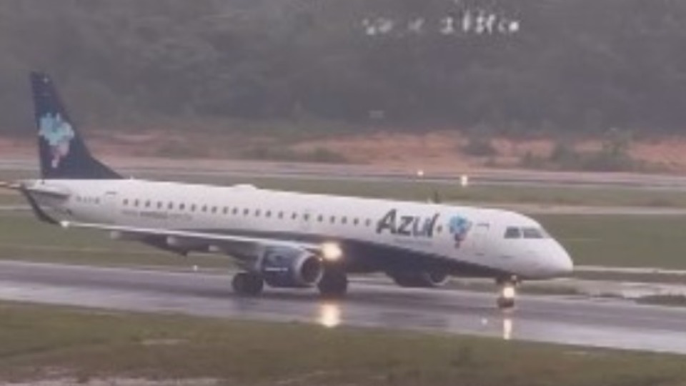VÍDEO: avião faz pouso de emergência sob forte chuva após falha técnica video:-aviao-faz-pouso-de-emergencia-sob-forte-chuva-apos-falha-tecnica
