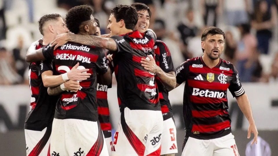 Flamengo atropela Botafogo e segue na cola do líder Palmeiras no Brasileirão flamengo-atropela-botafogo-e-segue-na-cola-do-lider-palmeiras-no-brasileirao