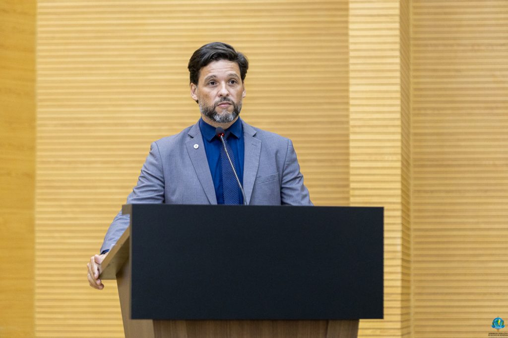 Delegado Camargo vota a favor de lei e atua em defesa das famílias do Soldado da Borracha