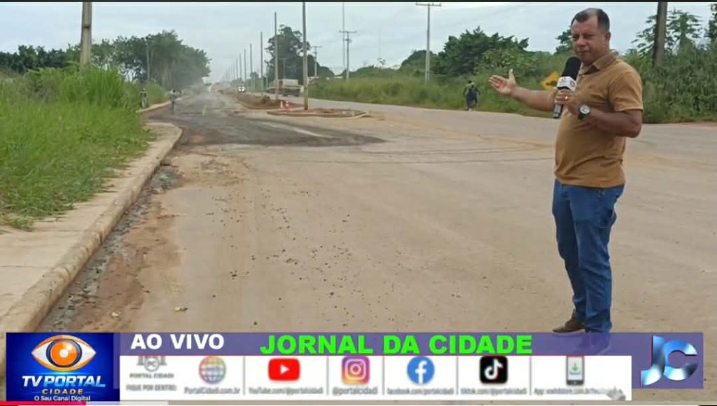 ALTO PARAÍSO RECUPERAÇÃO DO ASFALTO NA CONTINUAÇÃO DA AV JORGE TEIXEIRASAIDA DA CIDADE.