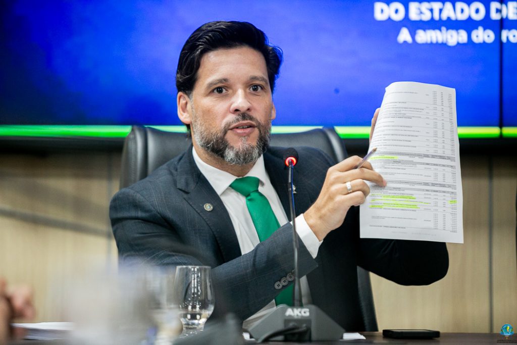 Lei de Delegado Camargo proíbe músicas com conteúdo sexual em escolas de Rondônia
