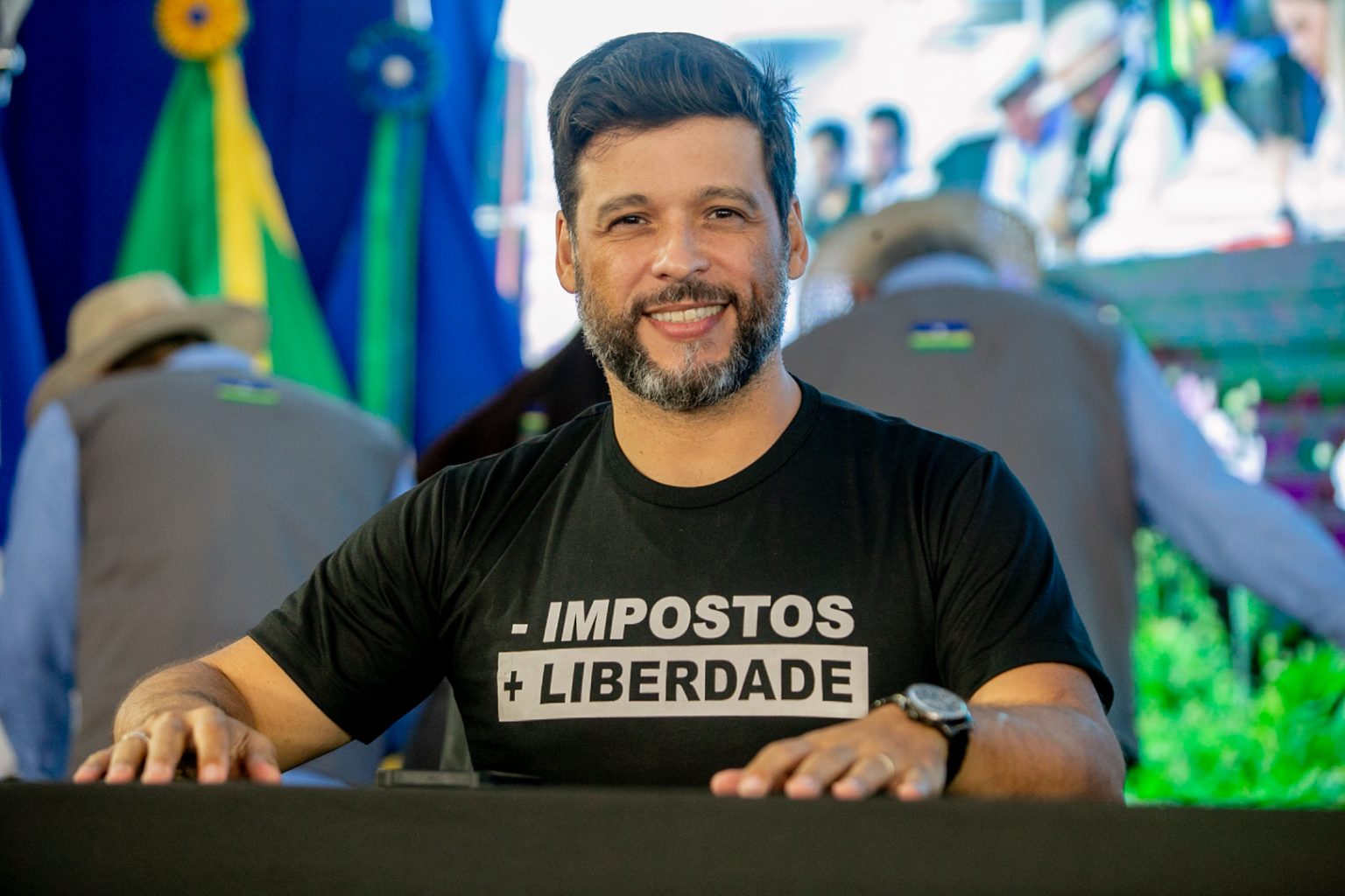 Delegado Camargo cobra revisão da cobrança de ICMS sobre energia solar em Rondônia