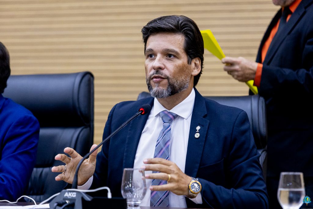 Delegado Camargo cobra explicações sobre problemas na qualidade da água em Parecis