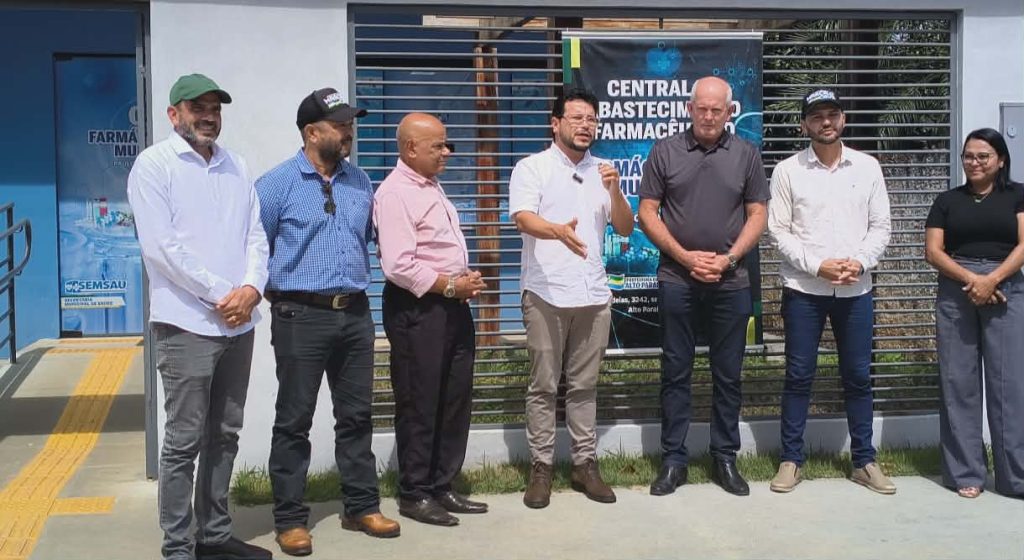 ALTO PARAÍSO: DEPUTADO ESTADUAL MARCELO CRUZ ENTREGA R$ 1 MILHÃO EM MEDICAMENTOS PARA O MUNICÍPIO-VEJA O VIDEO.