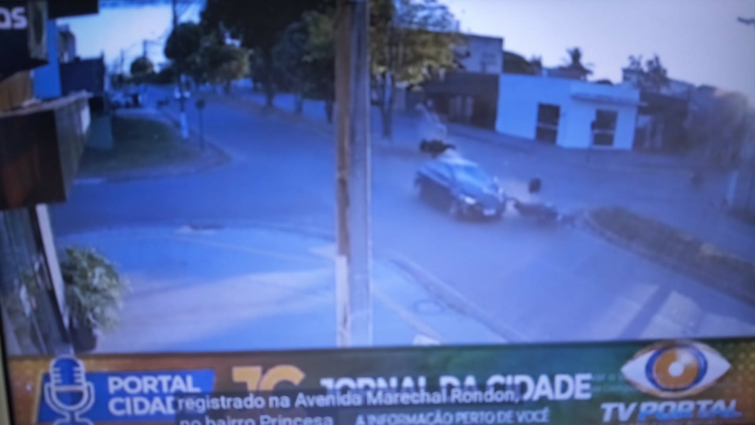 Milagre em Cacoal: Motociclista que Avançou Cruzamento Sobrevive Apenas com Tornozelo Quebrado