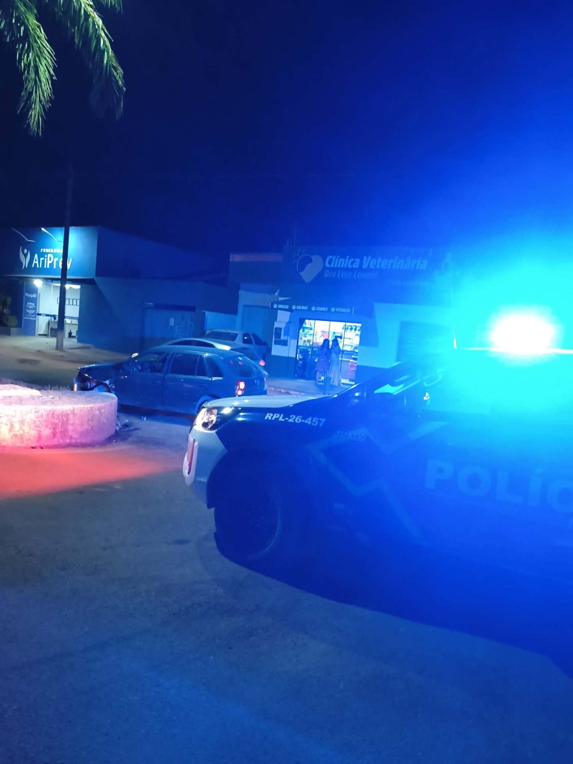 Alto Paraíso (RO): Por volta das 19h desta quarta-feira (15), um veículo ficou bastante danificado